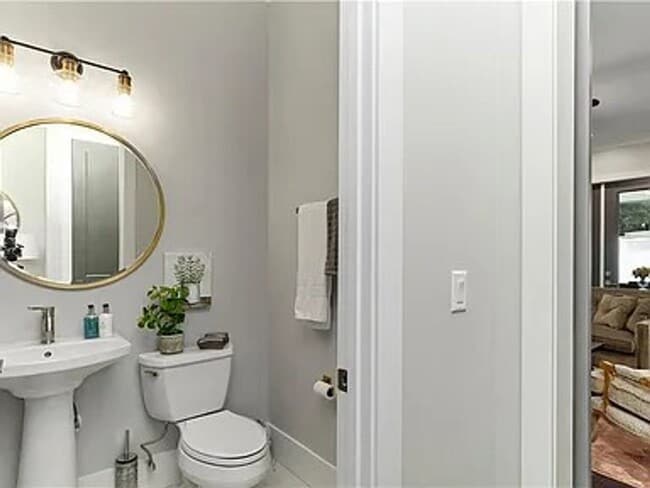 Photo - 2234 Howard Dr
