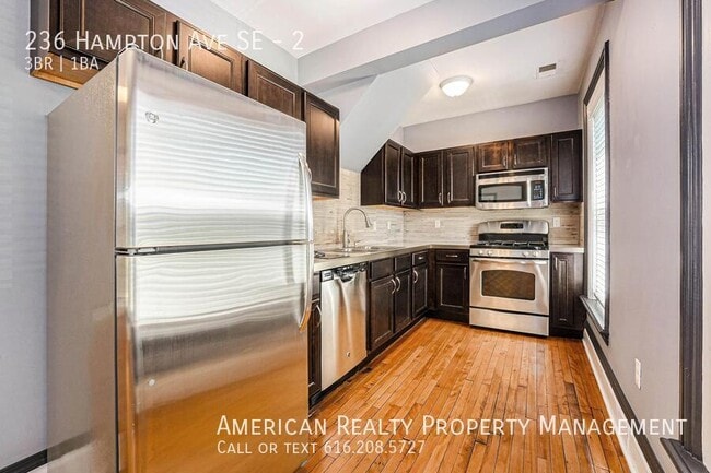 Photo - 236 Hampton Ave SE Unidad 2