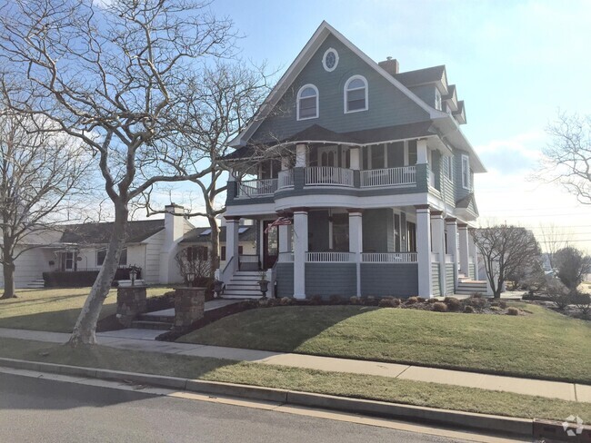 Building Photo - 135 Lincoln Ave Rental