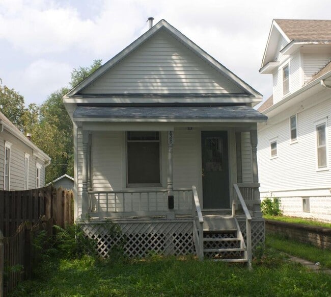 Building Photo - 820 Charleston St Rental