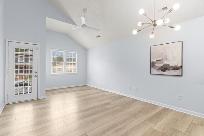 Photo - 318 Wright St