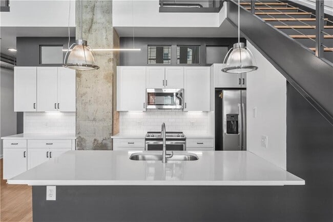 Building Photo - 230 18th St NW Unit 11402