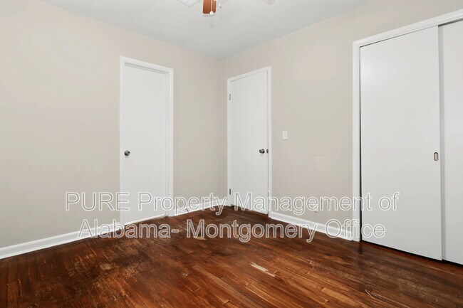 Photo - 4332 Sussex Dr