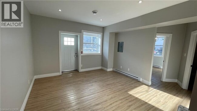 Photo - 69 E Main St Unité 102