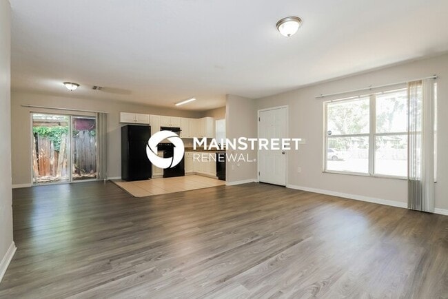Photo - 3 Bedroom Pet-Friendly Home in St Petersburg, FL with Main Street Renewal