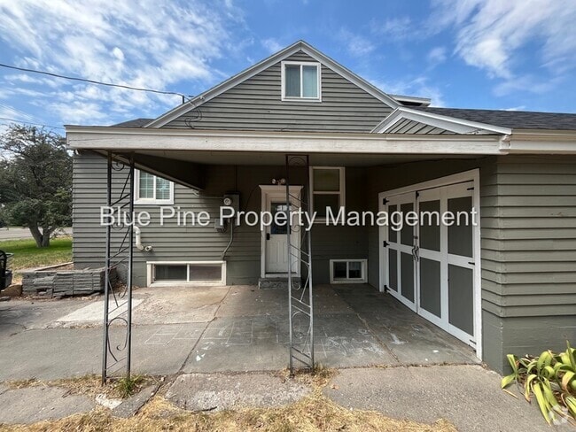 Building Photo - 3425 Owen St Unit B Rental