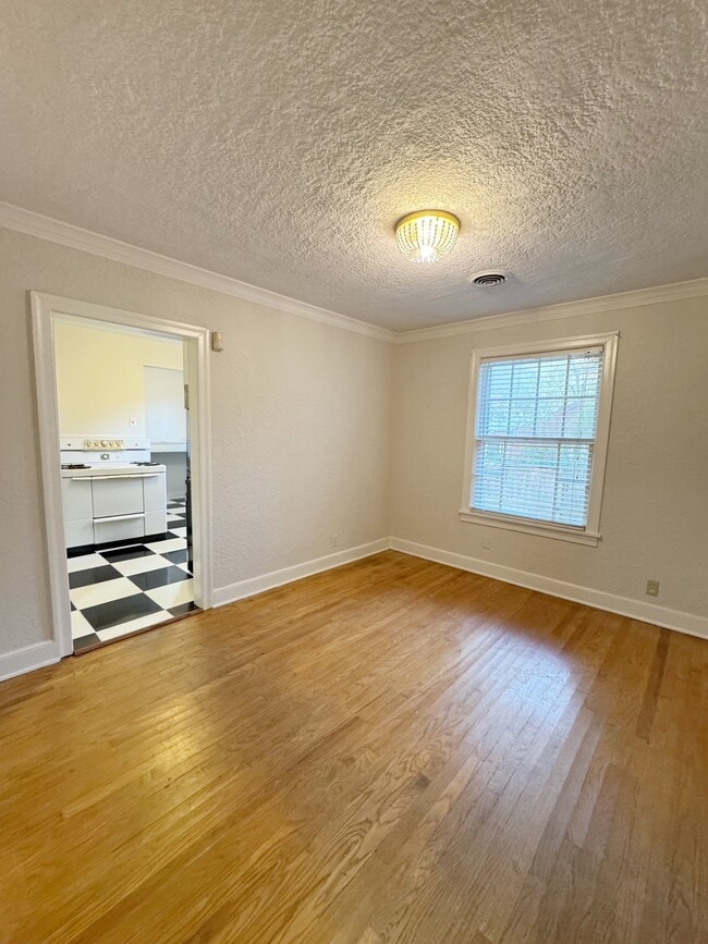 Photo - 365 Haynes St