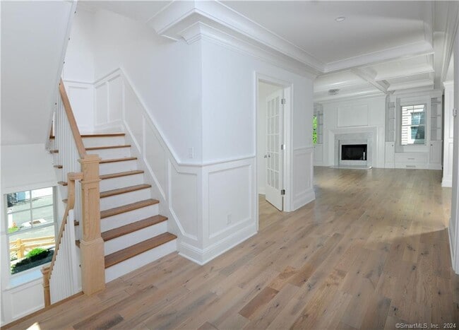 Photo - 1 Home Pl Unit B