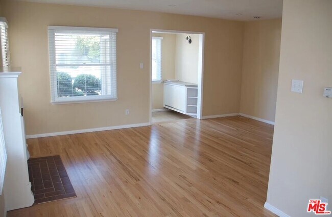 Photo - 4156 Chase Ave