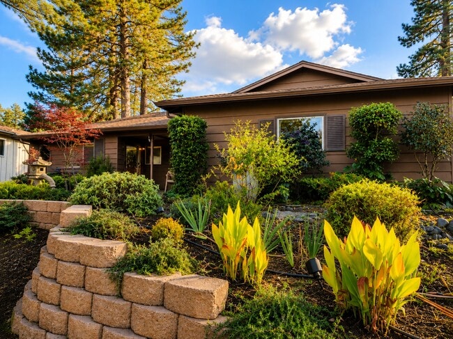Building Photo - 820 Blue Bell Ct
