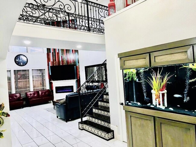 Photo - 5902 Crestford Park Ln