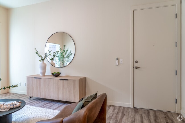 1BR, 1BA, - 696SF - Entrada - Jens Pointe