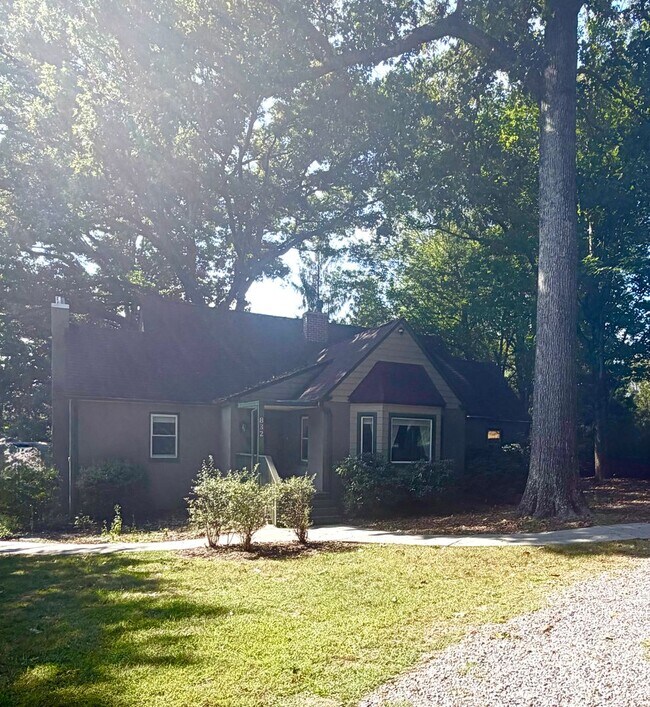 832 Sand Hill Rd