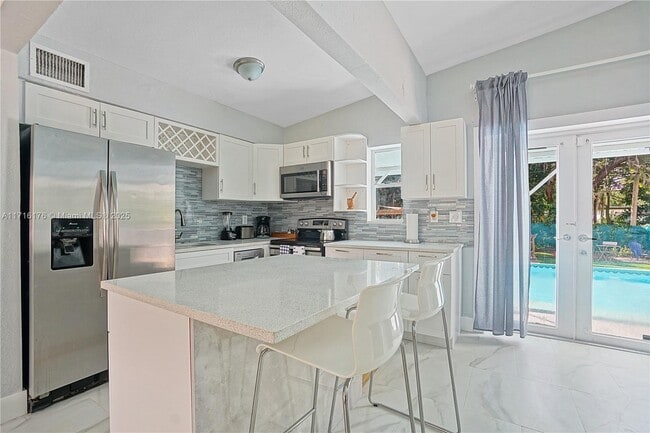 Photo - 1370 NE 133rd St