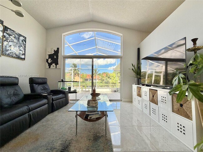 415 NW 165th Ave