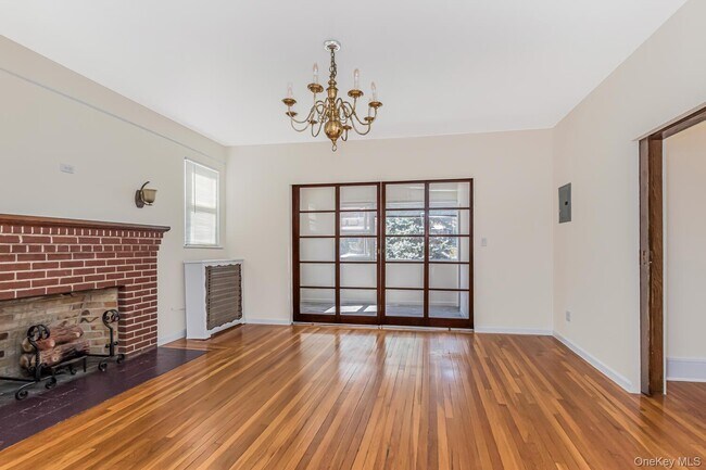 Photo - 5630 Riverdale Ave Unidad 1