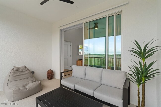 Building Photo - 11831 Venetian Lagoon Dr Unit 204