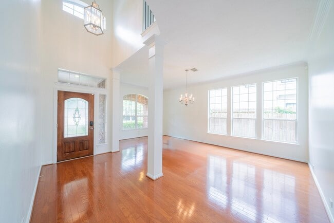 Photo - 1415 Sue Barnett Dr