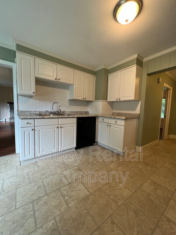 Photo - 180 Amherst Rd