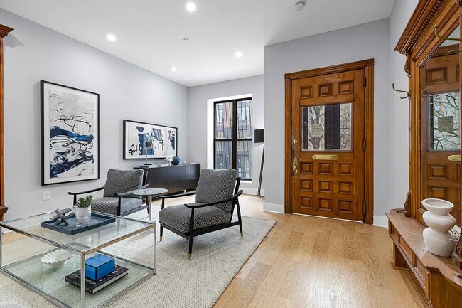 Photo - 307 W 136th St