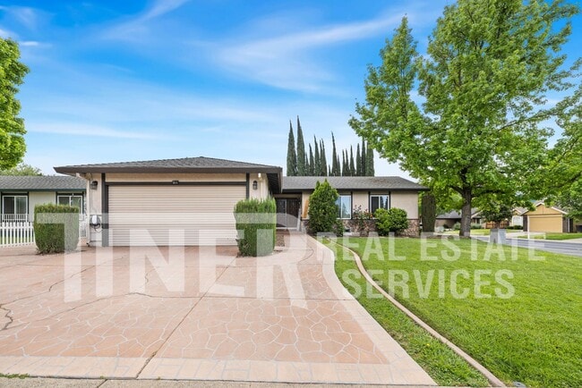 Photo - 511 Lyndhurst Ave