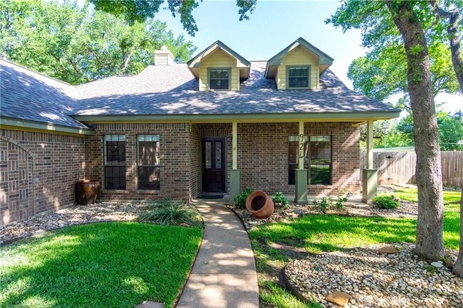 Photo - 924 Blue Spring Cir