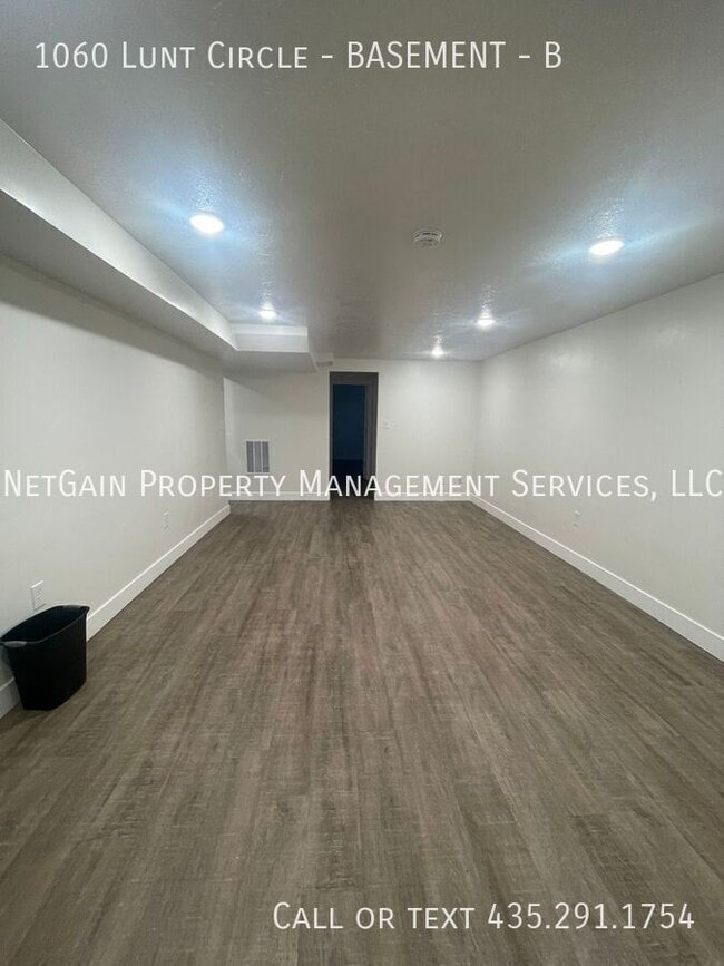 Photo - 1060 Lunt Cir Unit B