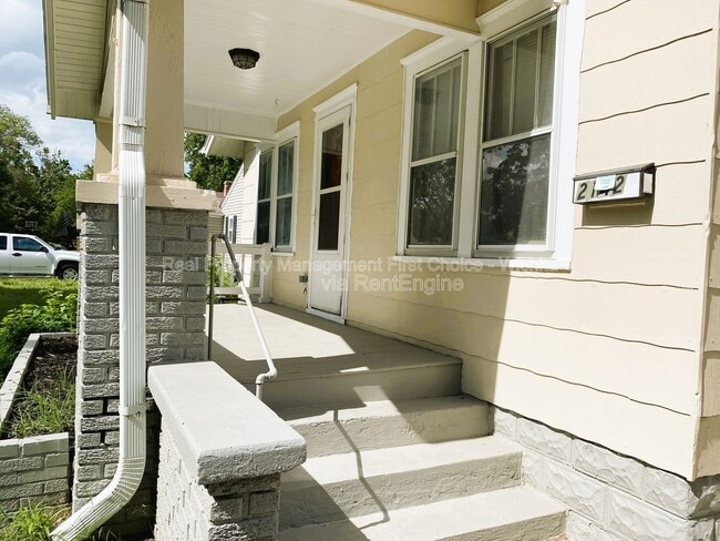 Photo - 2142 S Waco Ave