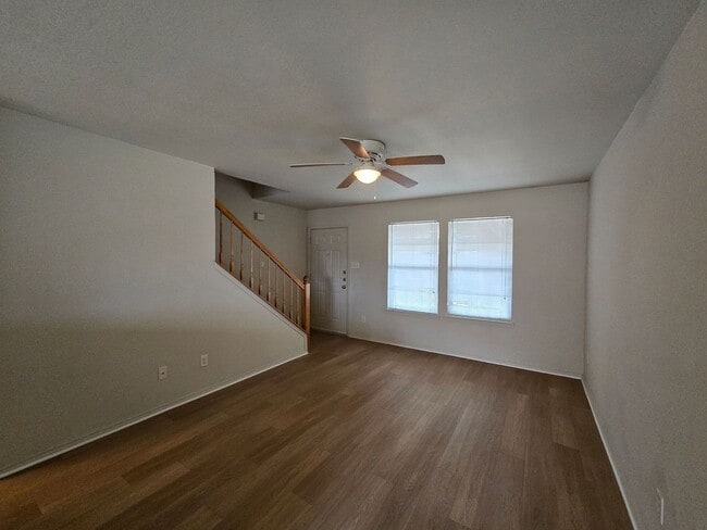 Photo - HUD/SECTION 8 ACCEPTED - RENT SPECIAL - AVAILABLE NOW! Unidad 3707 Malibu Lane - B