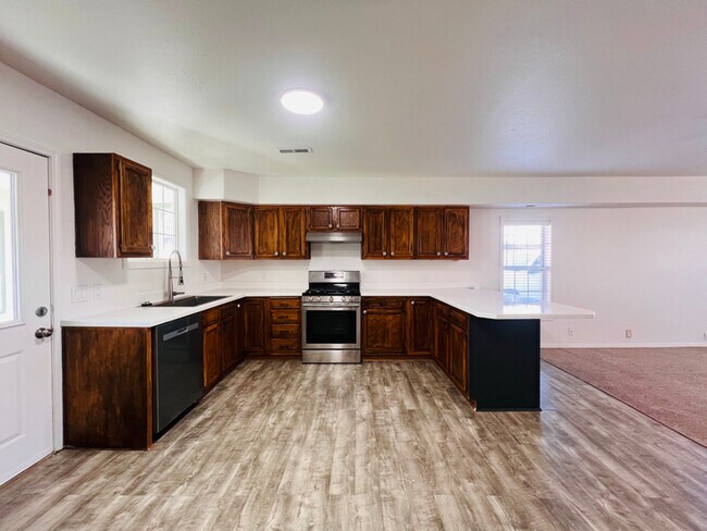 Photo - 11161 W 1st St