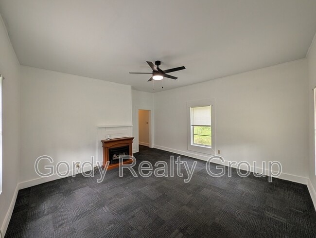 Photo - 2955 N Caledonia St