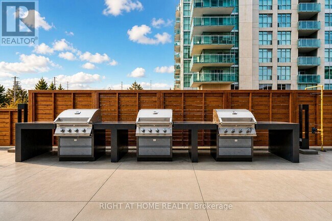 Photo - 1608 Charles St