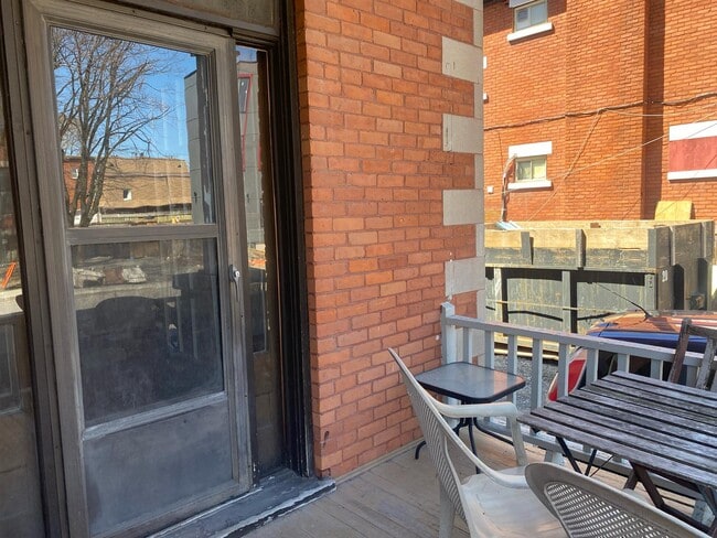 Building Photo - 362 Friel St Unit 2