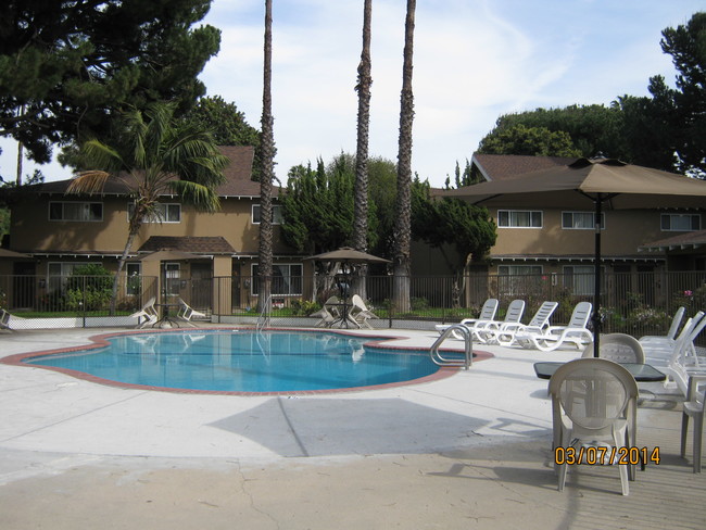 Knott Victoria Apartments, L.L.C.