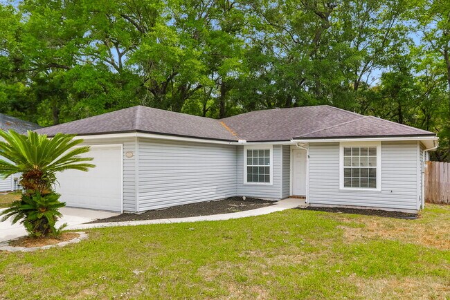 Photo - 8063 MacDougall Dr E