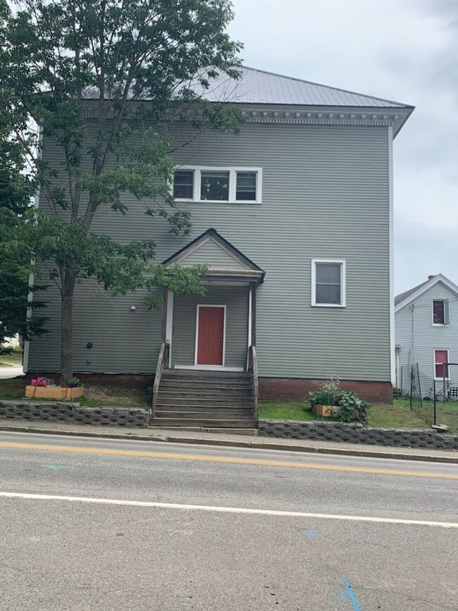 Building Photo - 17 Main St Unit 2