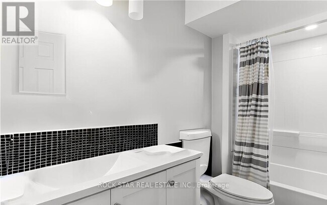 Photo - 203 Commercial St