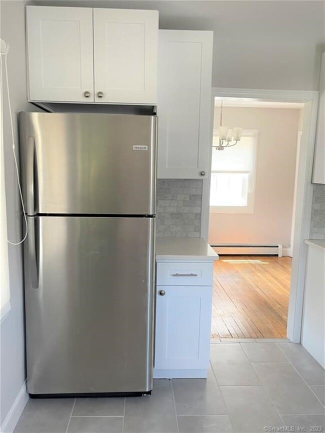 Stainless steel appliances - 10 Treadwell St