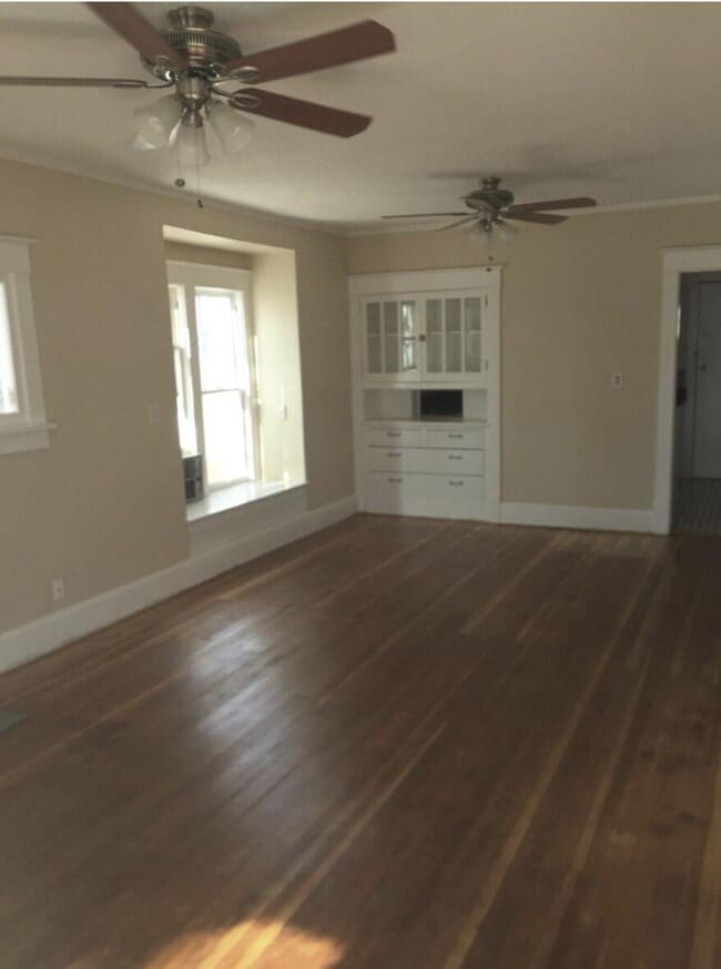 Photo - 213 Princeton Dr SE