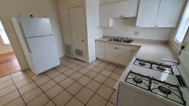 Photo - 3 Bedroom in Southlawn with Garage