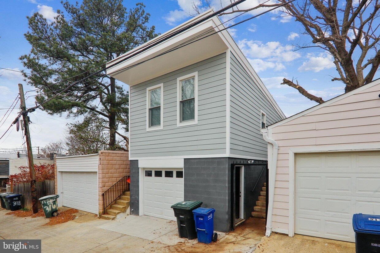 Photo - 314 Varnum St NW Casa
