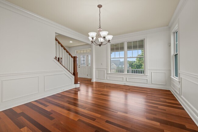 5 Rolling Hills Dr
