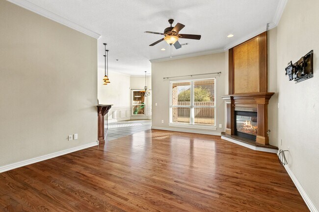 Photo - Wonderful home centrally located in Centerton with SOLAR - cut your electric bill down tremendously!