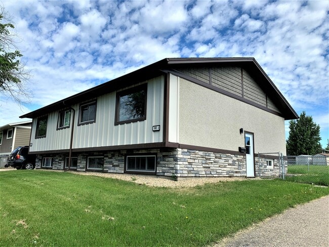 Photo - 9302-93108 108 Ave