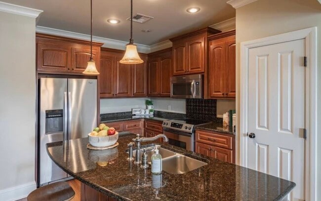 Photo - 445 Providence Main St NW