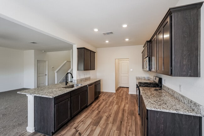 Photo - 809 Clark Dr