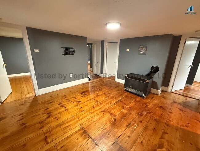 Building Photo - 949 Locust St Unit #3