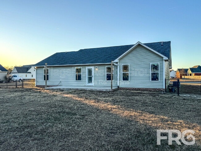 Photo - 200 Willow Pond Dr