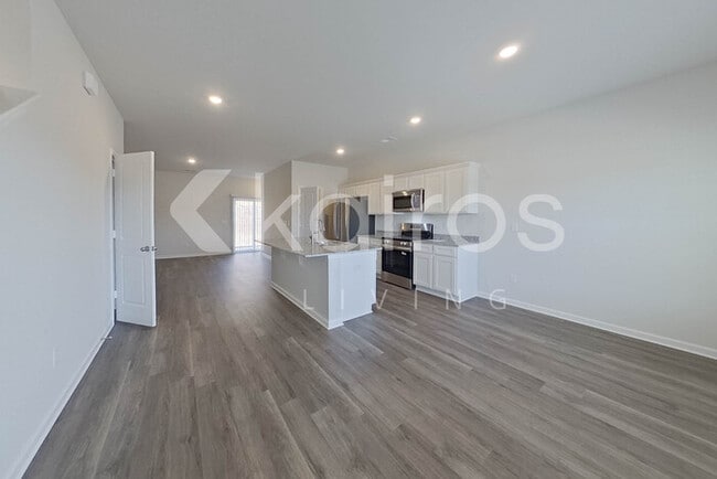 Photo - 2233 Banyon Cir