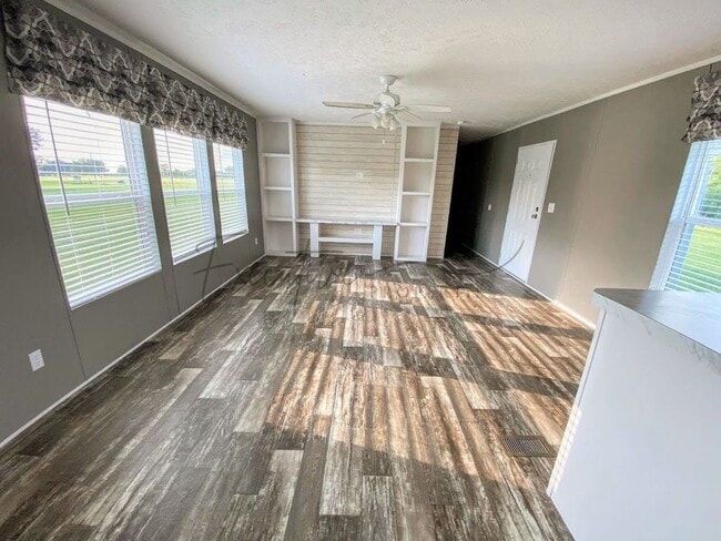 Photo - Bright & Spacious 3-Bed, 2-Bath Mobile Hom...